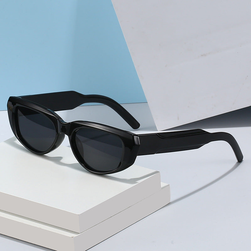 Women's fashionable cat-eye sunglasses with extravagant silhouette Stornfield
