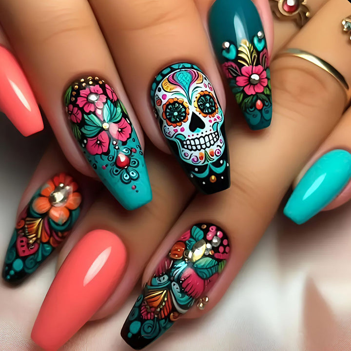 Artificial nails with festive skull design Stornfield