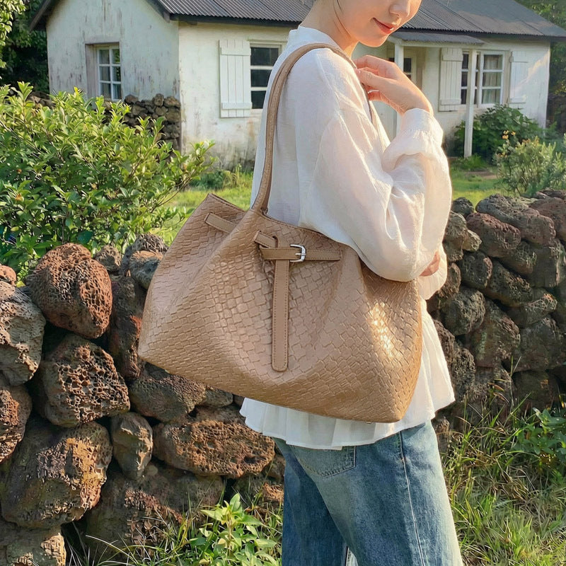 WoTextured Leather Tote Bag Stornfield