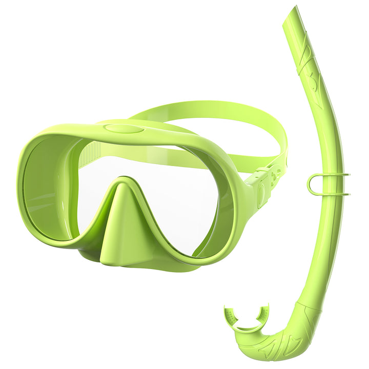 Swimming mask with flexible breathing tube Stornfield