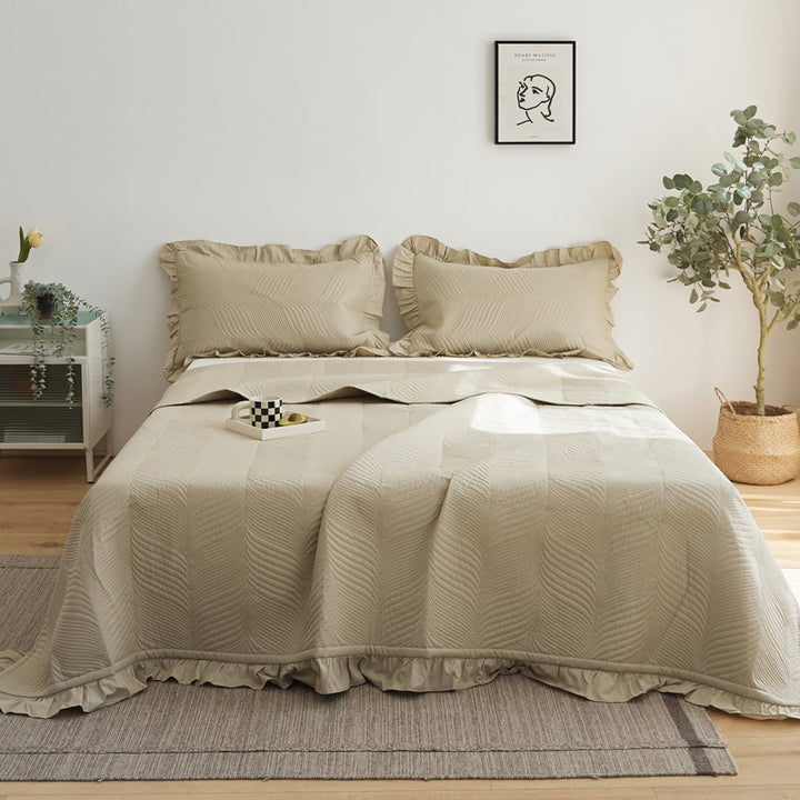 Quilted Leaf-Pattern Ruffled Bedspread and Pillow Sham Set