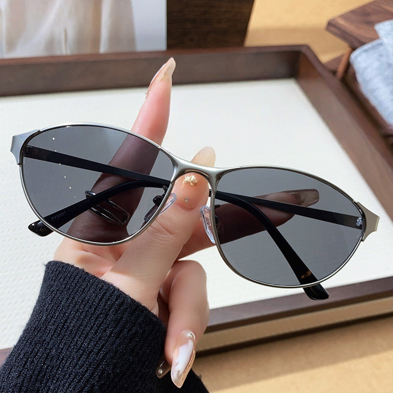 Fashionable Metal Sunglasses in Modern Design Stornfield