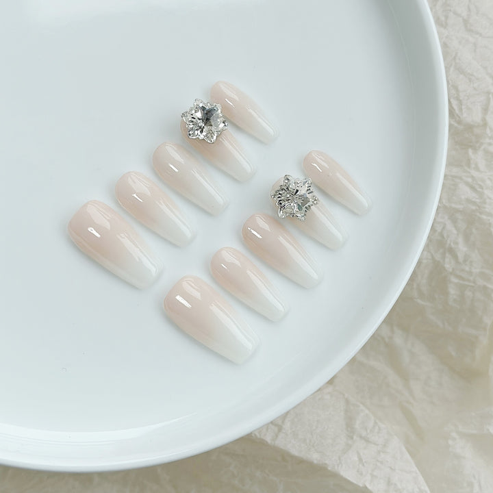 Decorative Press-On Nail Art Set with Floral Accents  1791773215