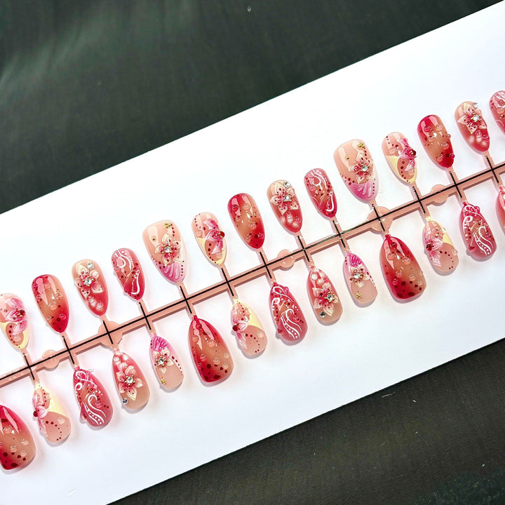Elegant Polka Dot and Lace Press-On Nail Set
