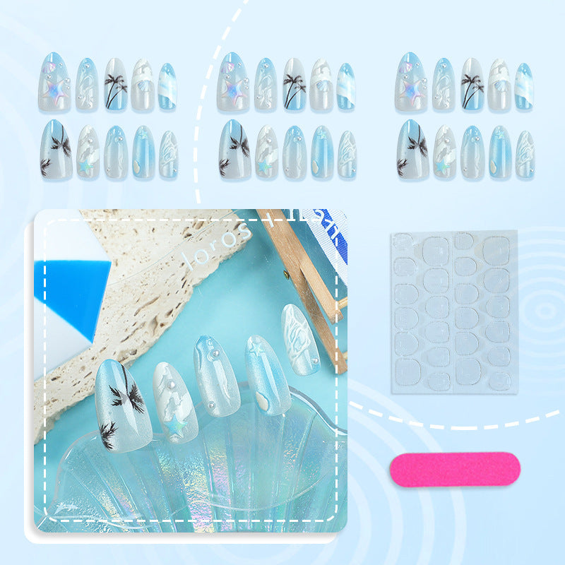 Beach-inspired art nails Stornfield