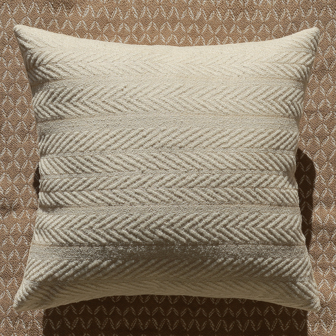 Elegant and artistically designed rectangular cushion