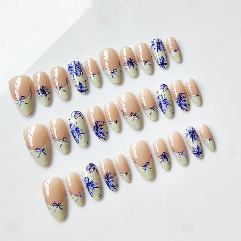 Artificial nails with floral pattern and elegant accents Stornfield