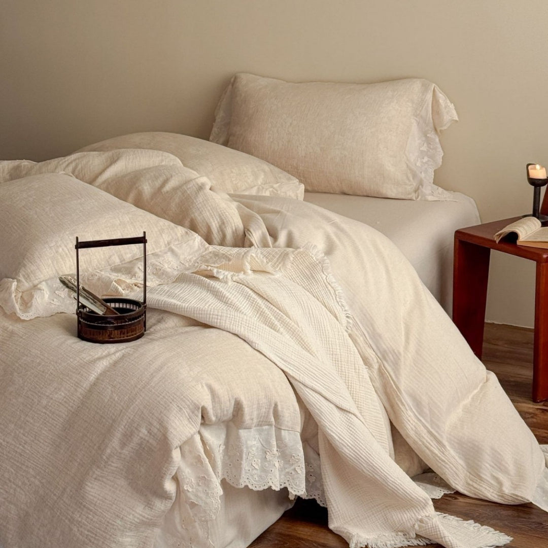 Vintage-Inspired Linen-Cotton Jacquard Duvet Cover Set with Lace-Trim Ruffled Shams
