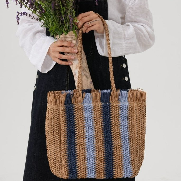 Beach bag with desirable fringe design Stornfield