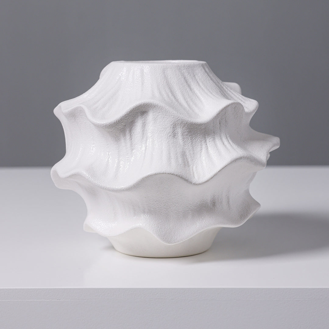 Decorative Fluid-Shape Ceramic Stornfeild