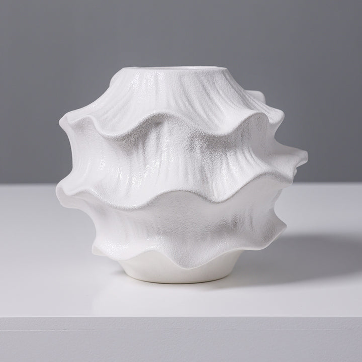 Decorative Fluid-Shape Ceramic Stornfeild