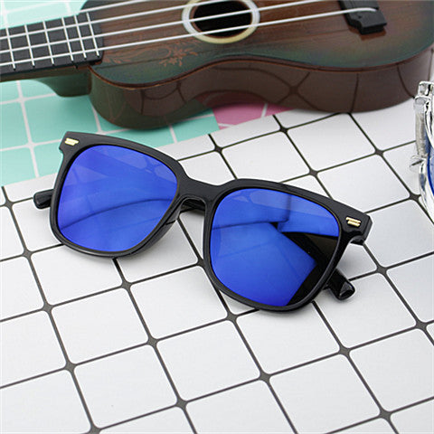 Women's fashionable oversized sunglasses with square frame and UV protection Stornfield