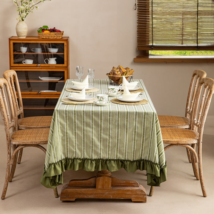Rectangular tablecloth with frilly border and gingham check pattern Stornfield