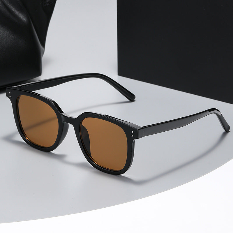Women's retro-inspired square sunglasses Stornfield