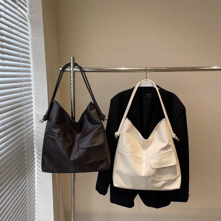 Casual tote bag with practical front pockets Stornfield