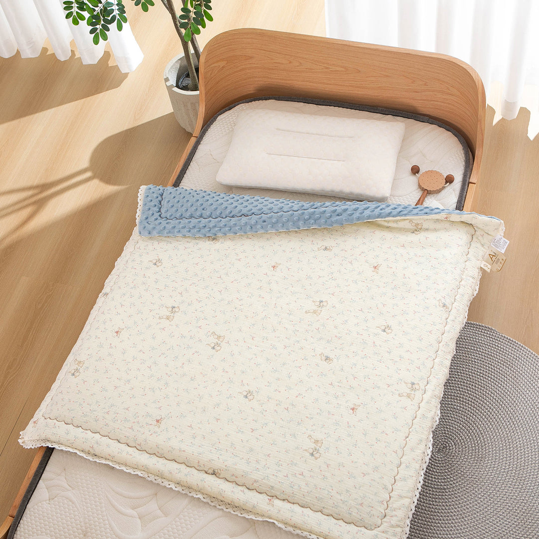 Women’s bedspread with high-quality floral design Stornfield