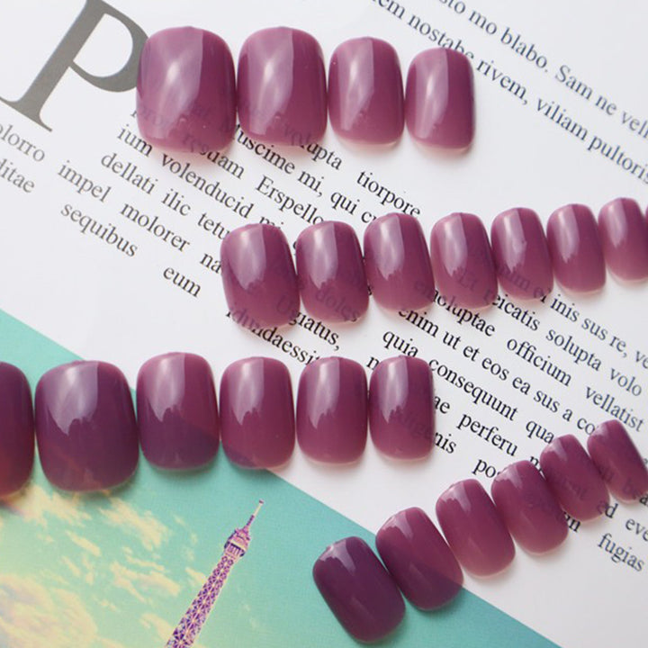 Glossy Press-On Nail Art with Elegant Finish Stornfield