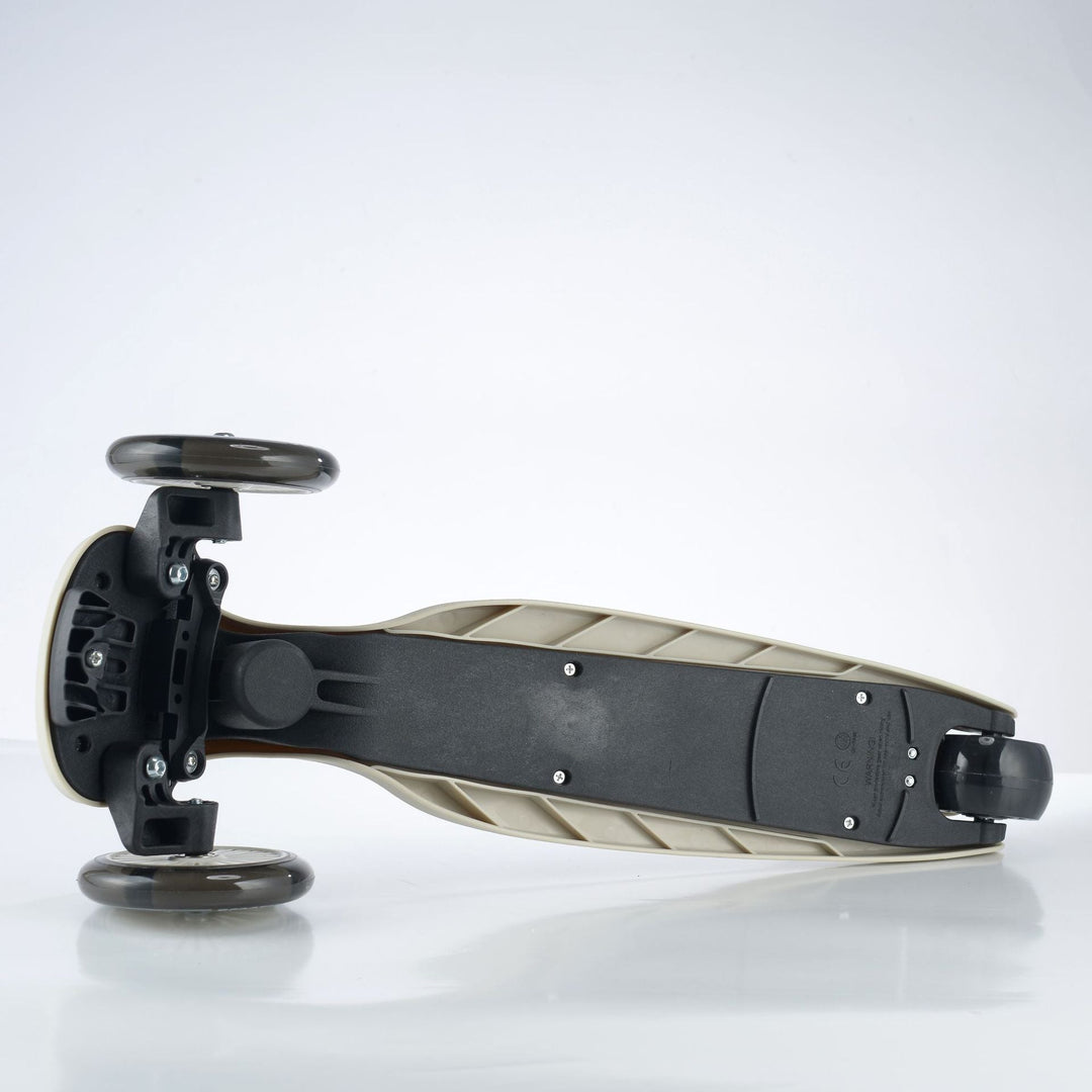 Versatile Three-Wheel Kick Scooter Stornfield