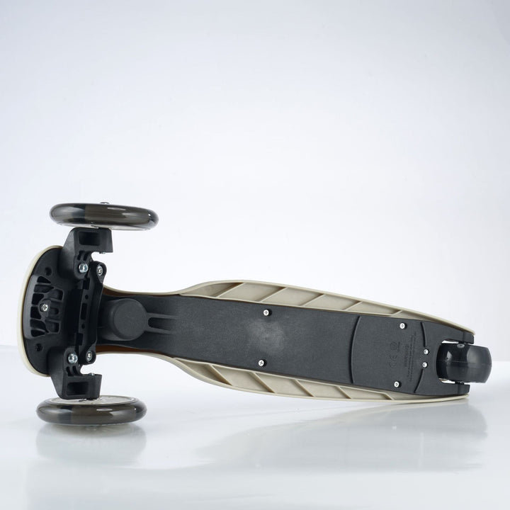 Versatile Three-Wheel Kick Scooter Stornfield