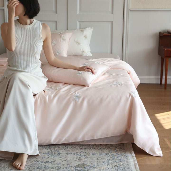 Silky Cotton-Sateen Embroidered Floral Duvet Cover Set with Appliqué Shams