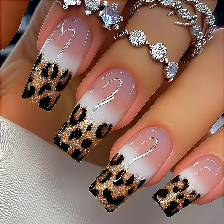 Artificial nail set in modern leopard pattern Stornfield