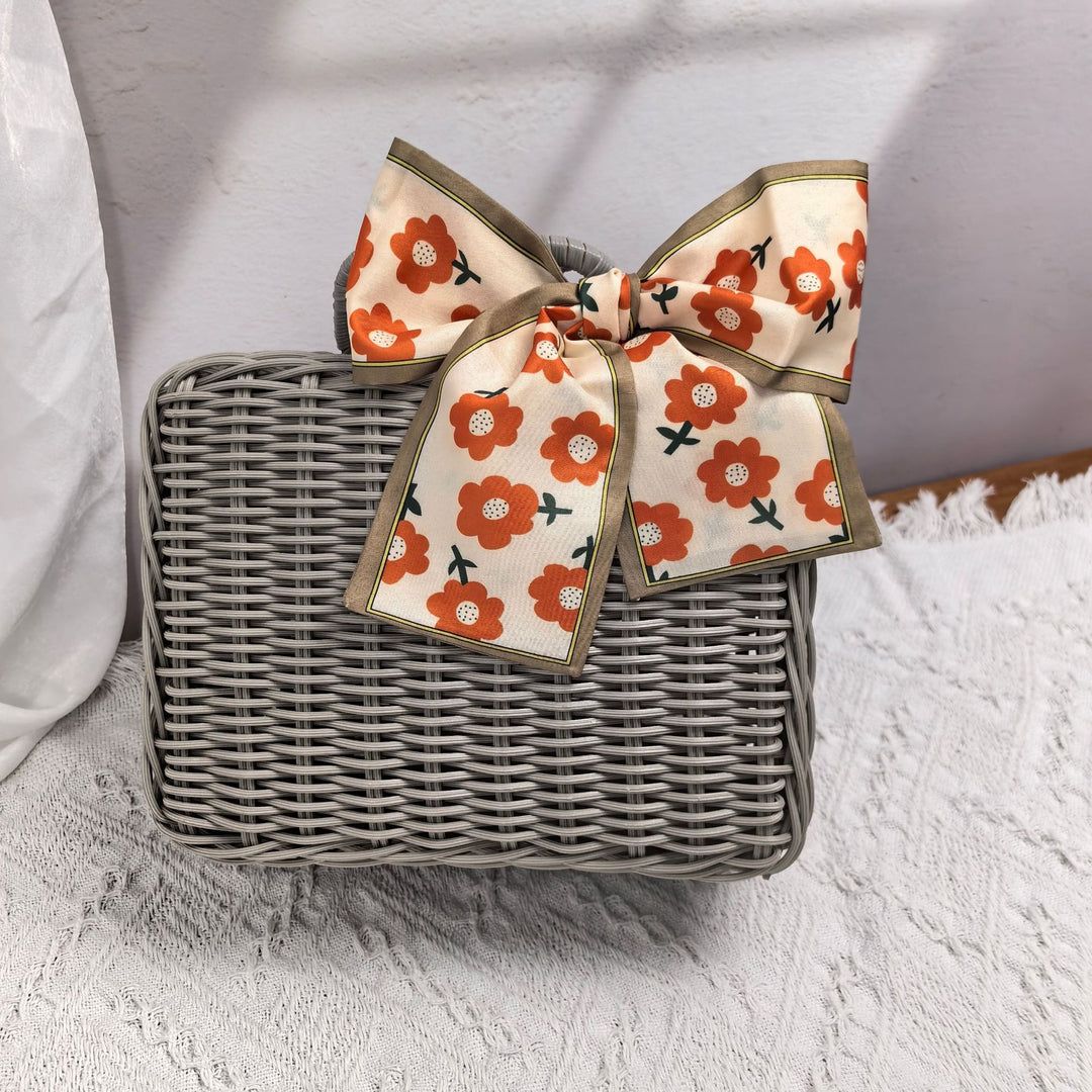 Women elegant handbag made of woven material Stornfield