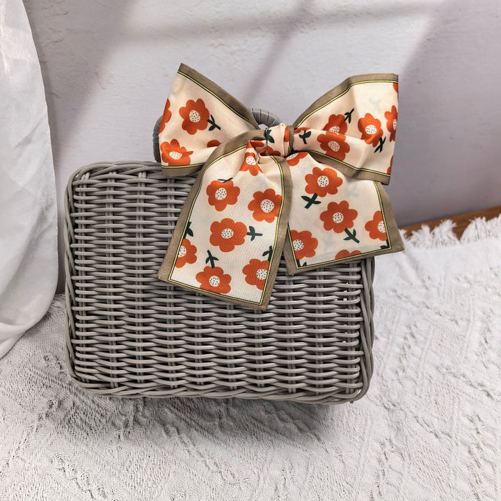 Women elegant handbag made of woven material Stornfield
