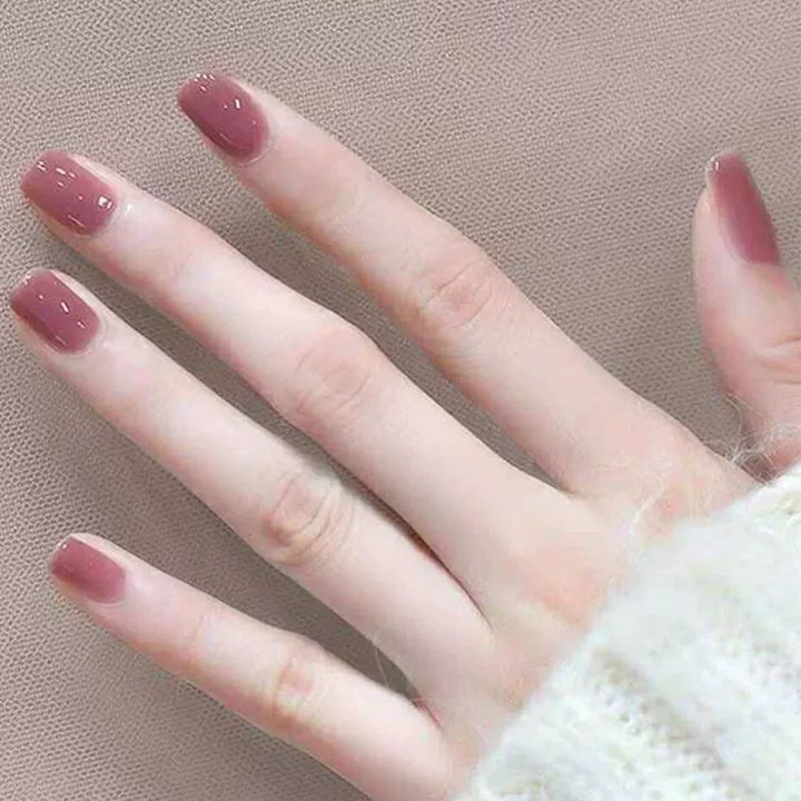 Premium Glossy Nail Set Stornfield