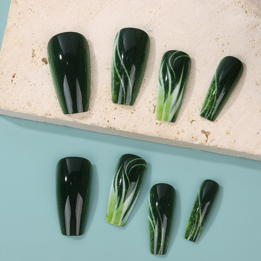 Creative nail art with green design Stornfield