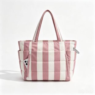 Outdoor-Suitable Carrying Bag with Insulated Interior Compartment Stornfield