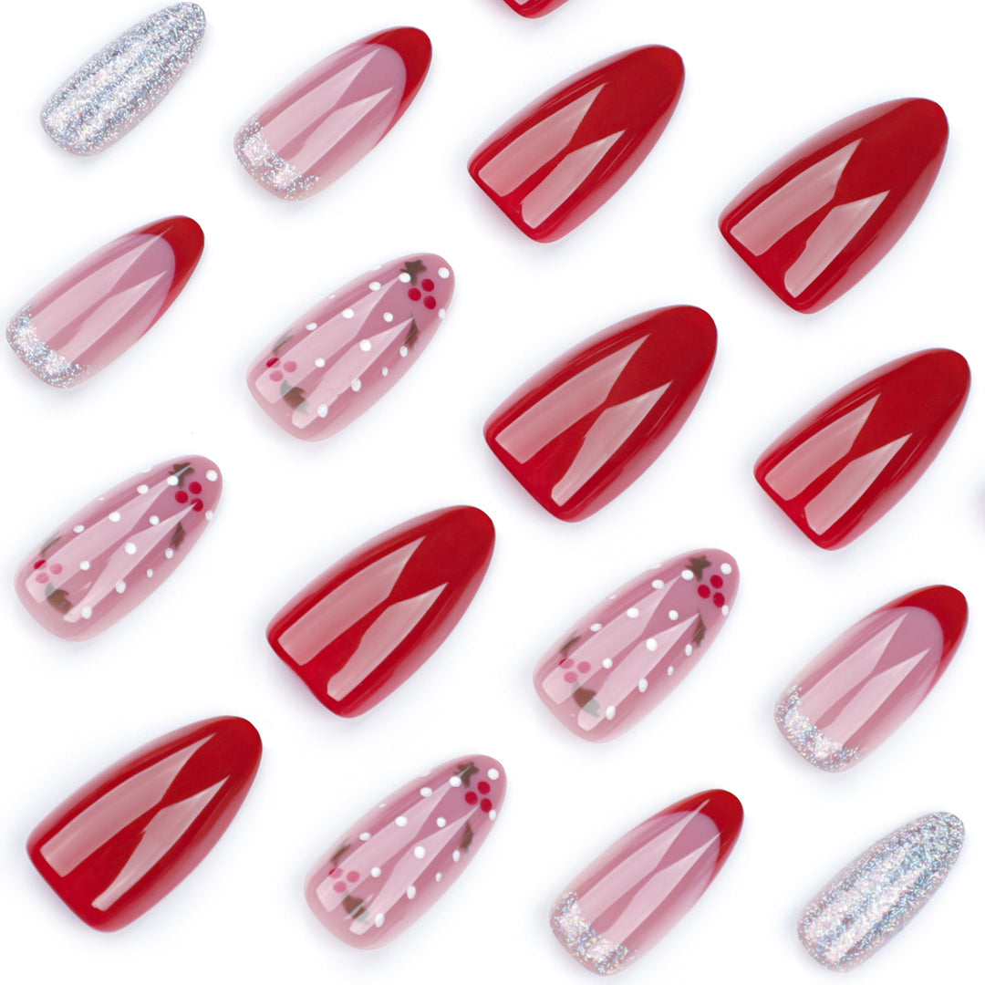 Creative nail art with Christmas motifs Stornfield