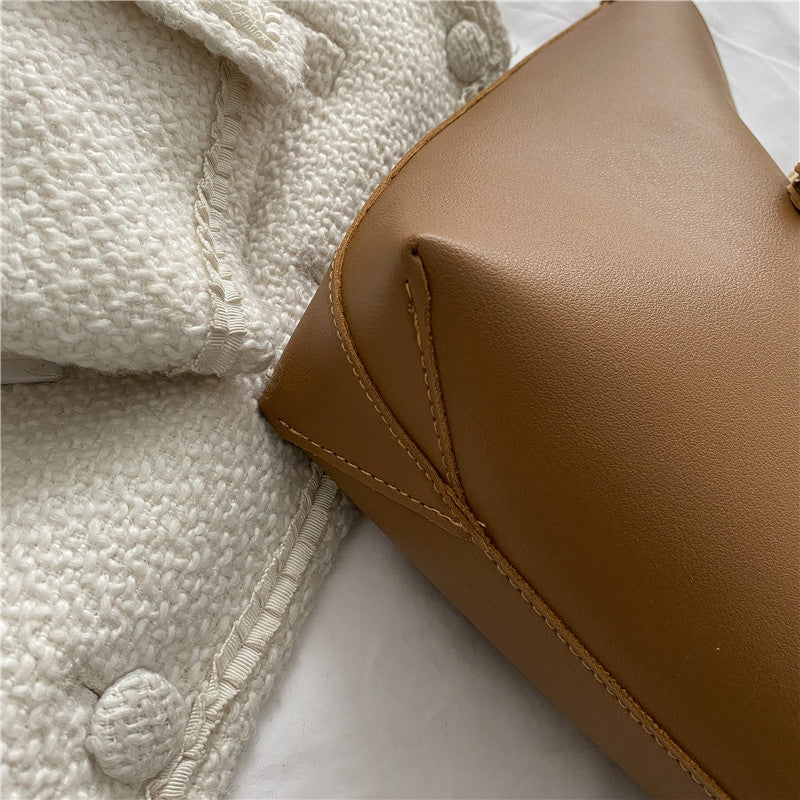 Elegant Structured Tote Bag with Removable Pouch