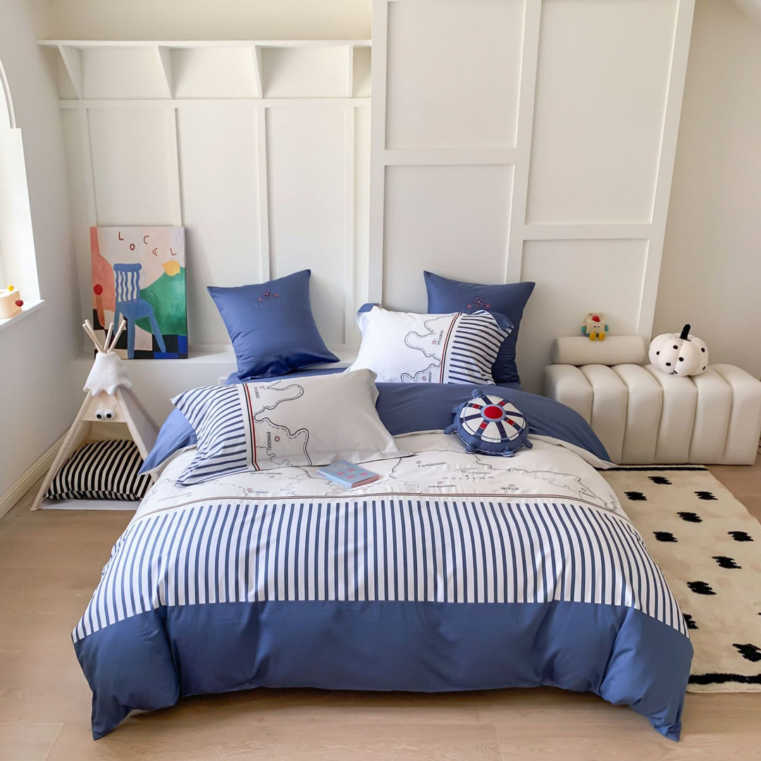 Maritime children's duvet cover set with cartographic print, fine striped border and pillowcases
