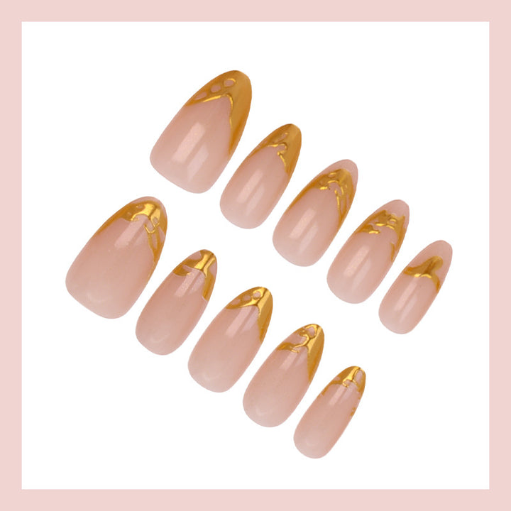 Artifical nails with elegant gold tips Stornfield