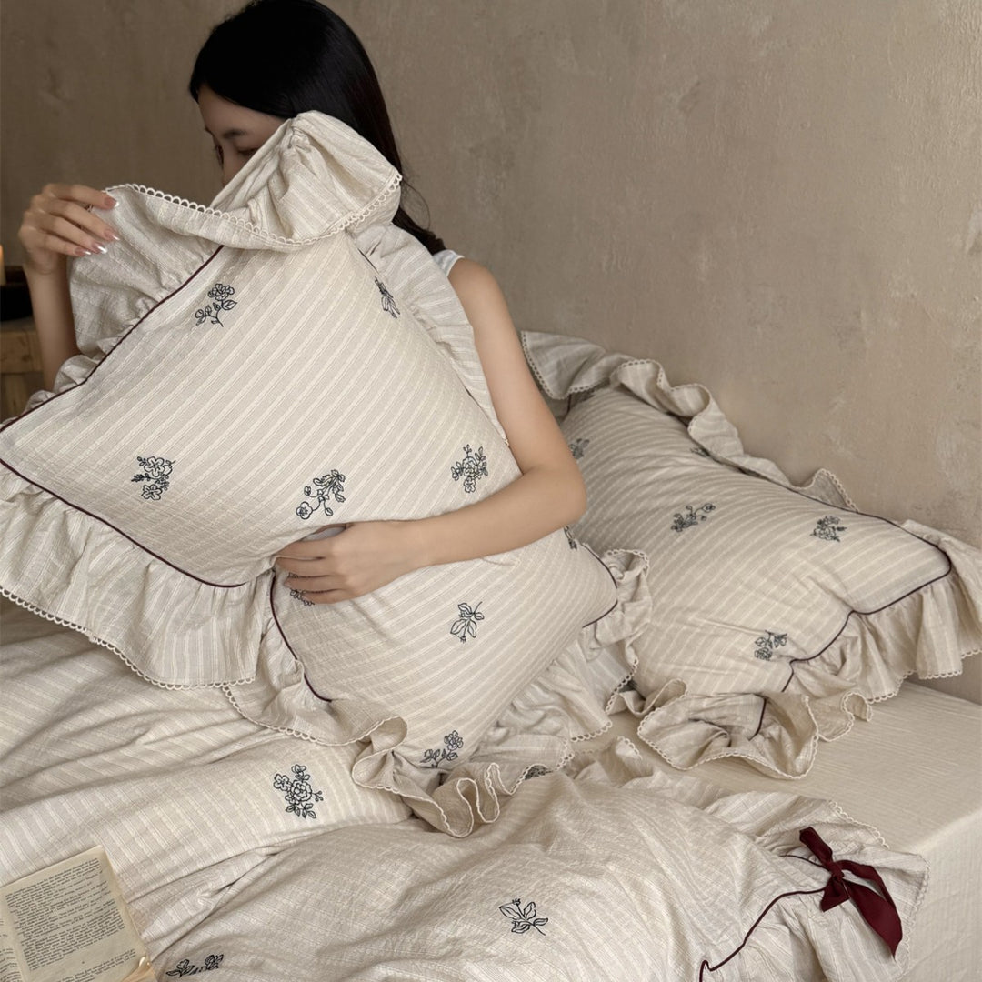 Ruffled Embroidered Cotton-Linen Duvet Cover Set with Decorative Bow