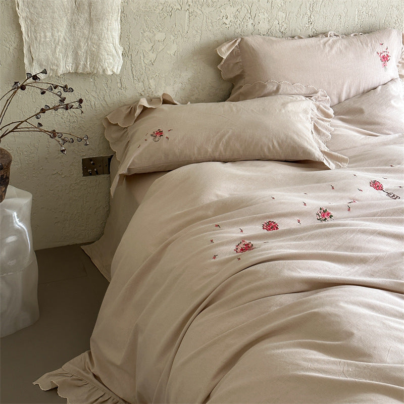 Luxurious cotton satin bedding set with hotel closure and extra-soft pillowcases
