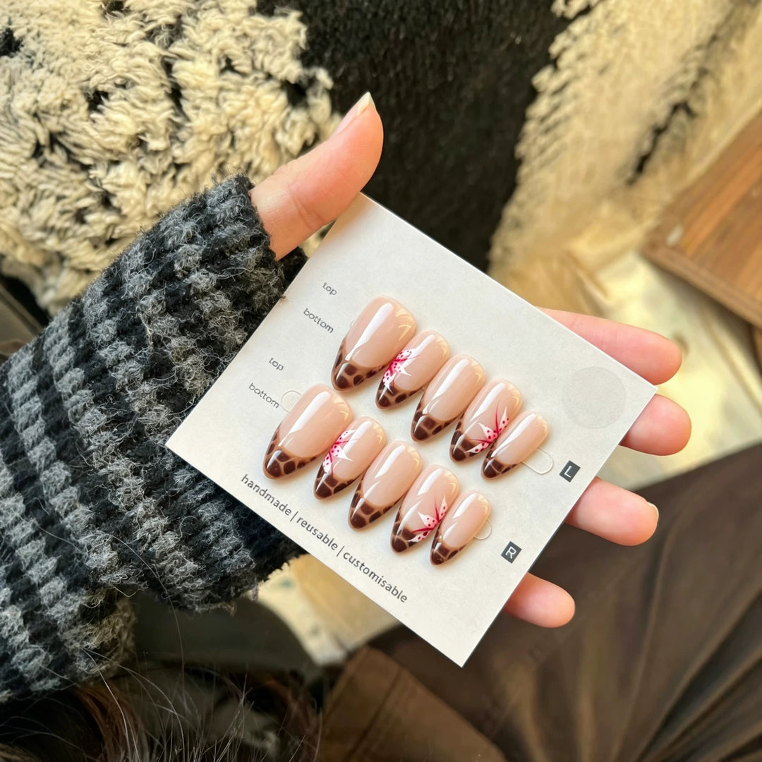 Customizable Handmade Press-On Nail Art Set with Trendy Giraffe Design