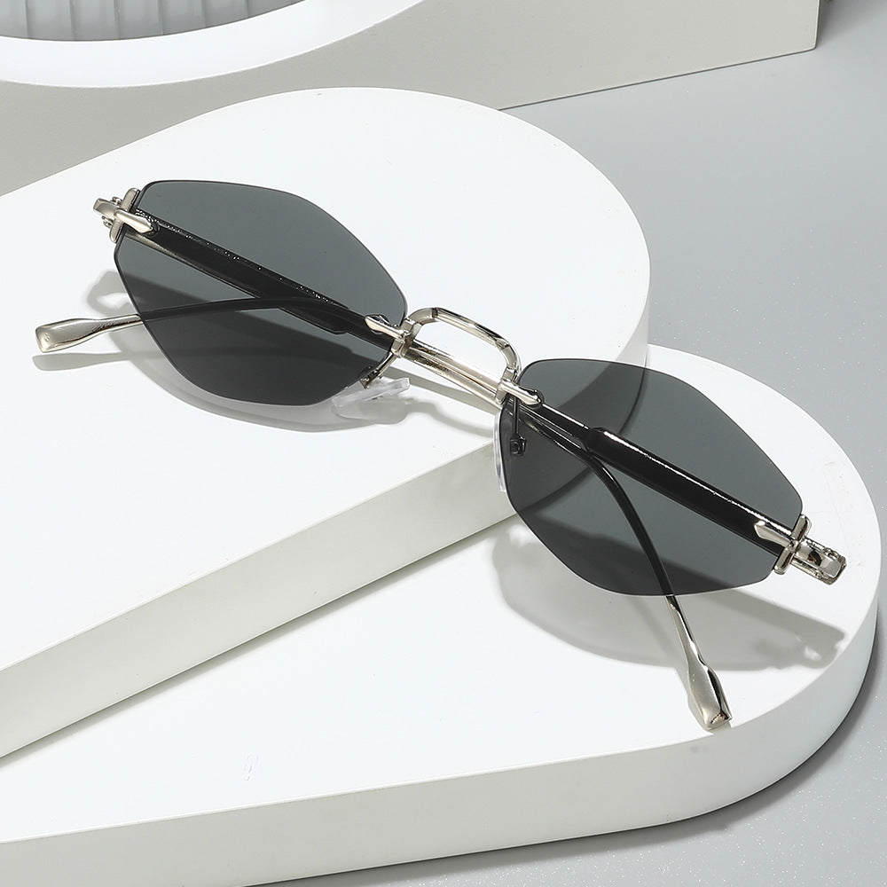 Chic Angular Cat-Eye Sunglasses Stornfield