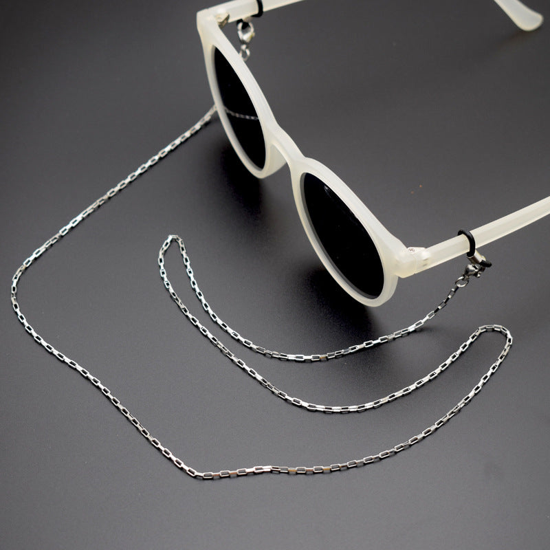 Sleek Silver Chain Eyewear Holder Stornfield