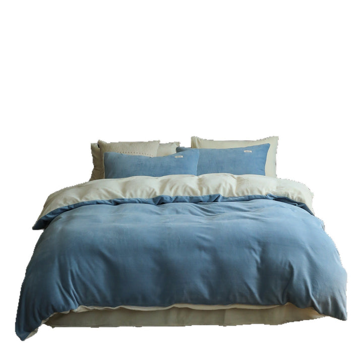 Soft velvet-look bedding set made of microfiber with breathable filling and hotel closure
