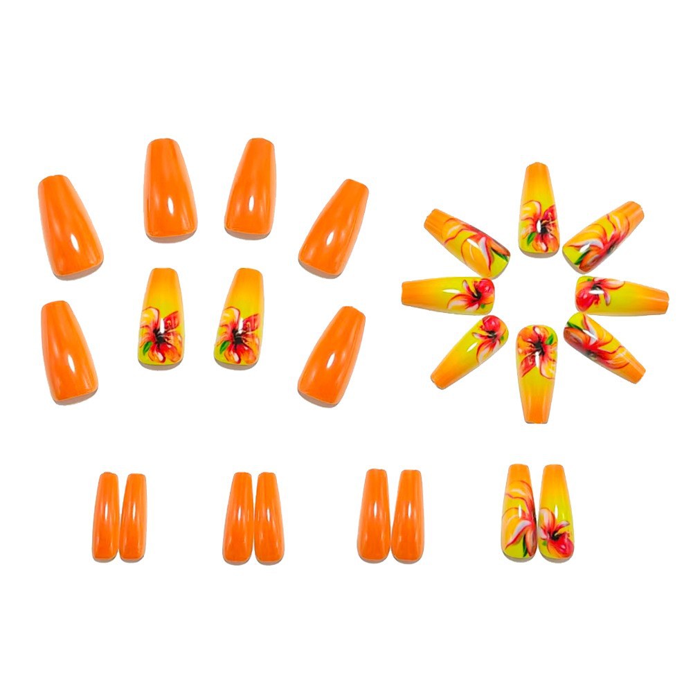 Artificial nails with elaborate floral design Stornfield