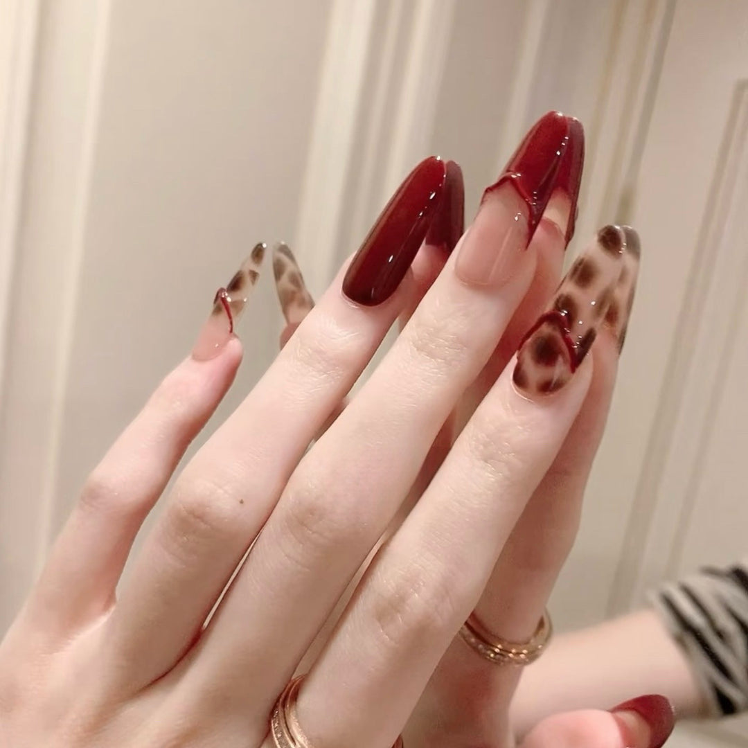 Artificial Nail Set with Stylish Design Stornfield