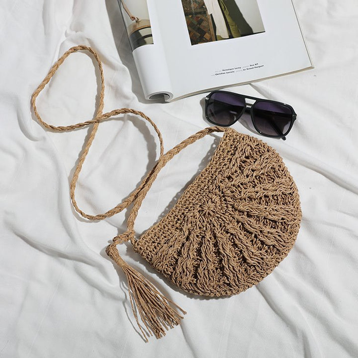 Hand-knotted sling bag with tassels Stornfield