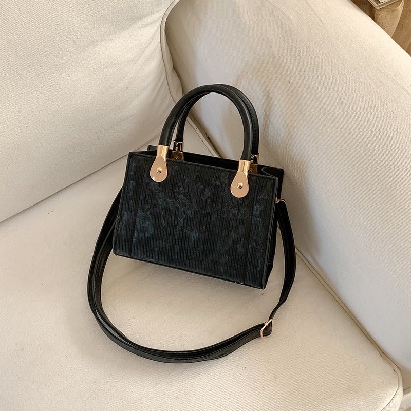 Elegant Textured Handheld Shoulder Bag