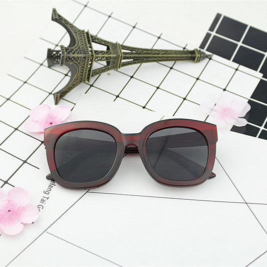Women's oversized sunglasses with fashionable design and UV protection Stornfield