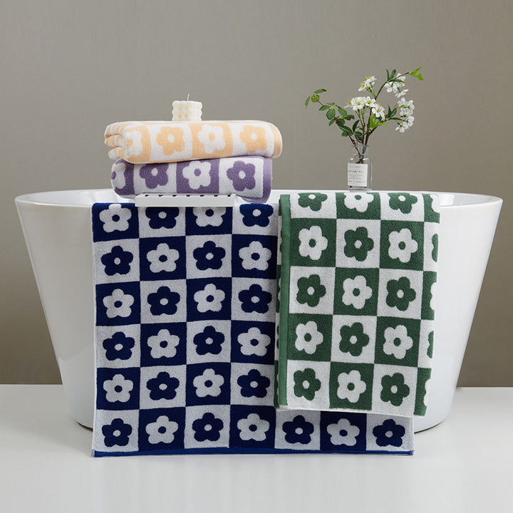 Women's Luxurious Terry Bath Towel with Floral Pattern Stornfield