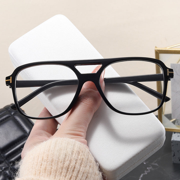 Women’s fashionable glasses with a fine frame and strict contours Stornfield