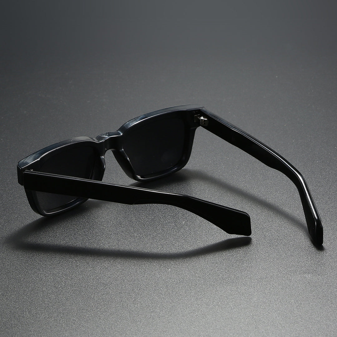 Women's square sunglasses with distinctive tortoiseshell pattern Stornfield