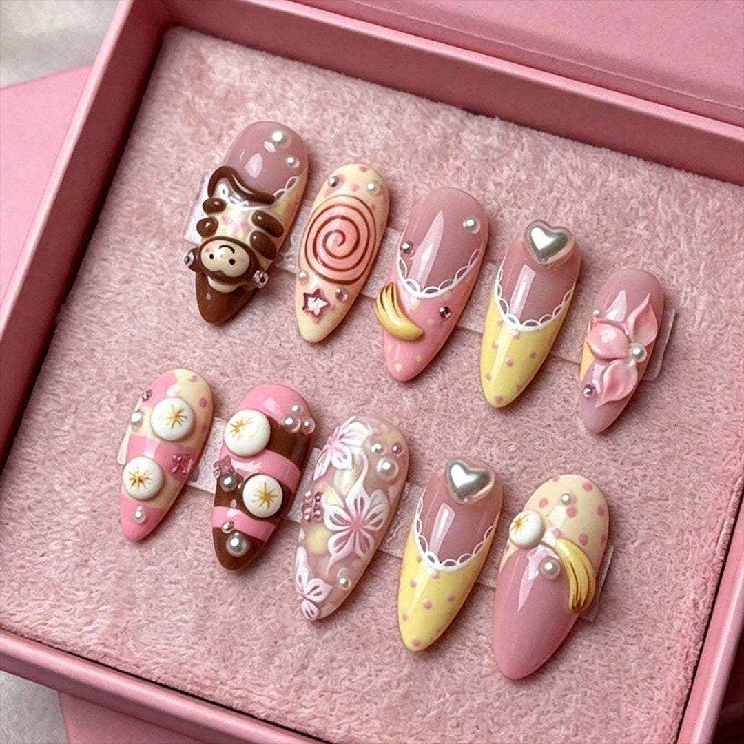 Playful artificial nails in sweet design Stornfield