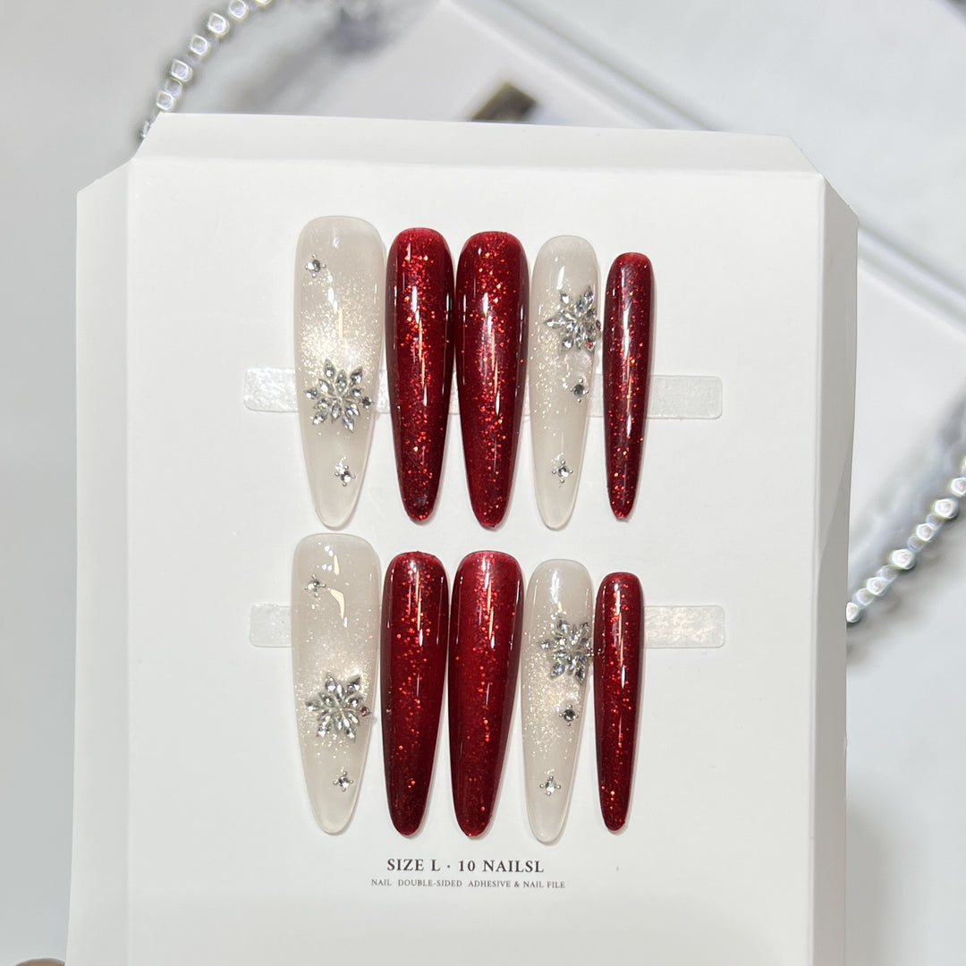 Premium Press-On Nail Art Set with Elegant Heart & Leaf Design Stornfield
